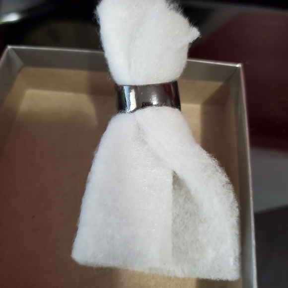 Ring - Picture 2 of 2